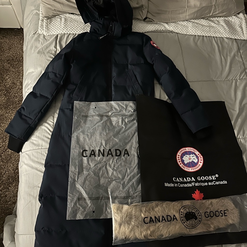 Canada Goose Mystique Parka - Picture 4 of 8